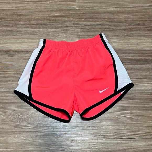 Nike Dri-FIT Girls Running Shorts Size 6 - Picture 10 of 10